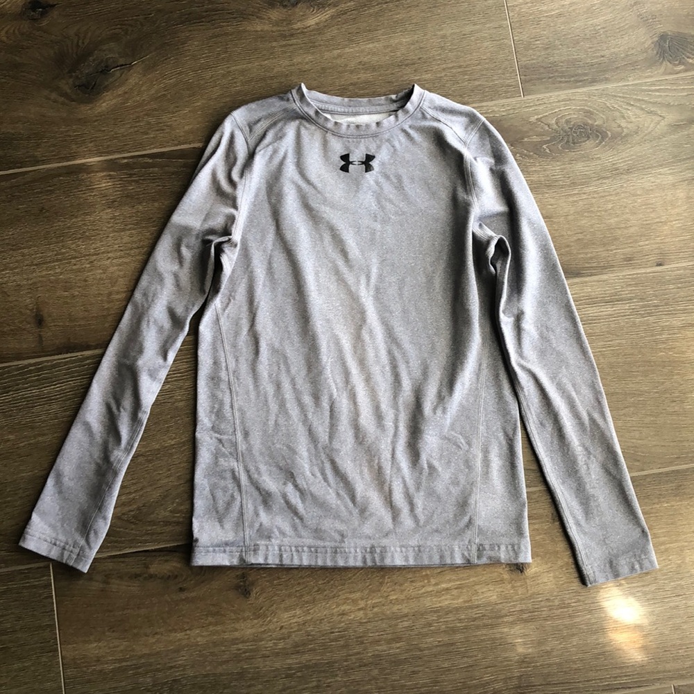 BOYS Under Armour Fitted Cold Gear long sleeve size YM color gray
